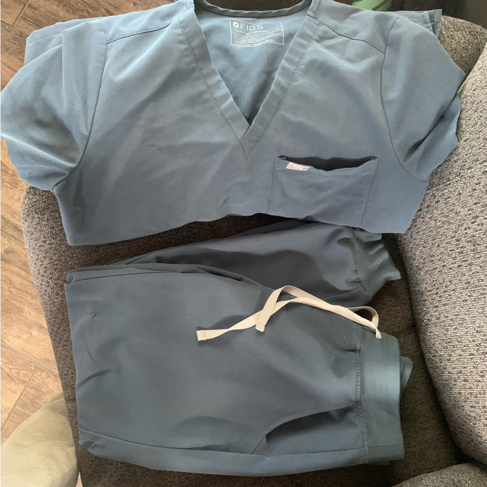 Size Small Figs Scrubs